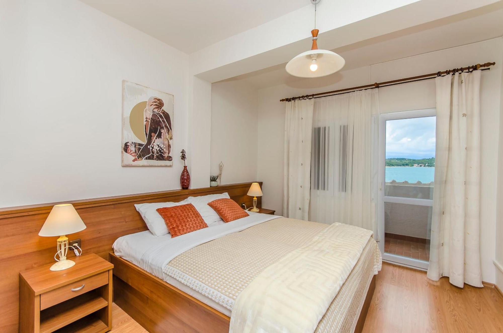 House Hotel Plava Laguna Tisno Extérieur photo