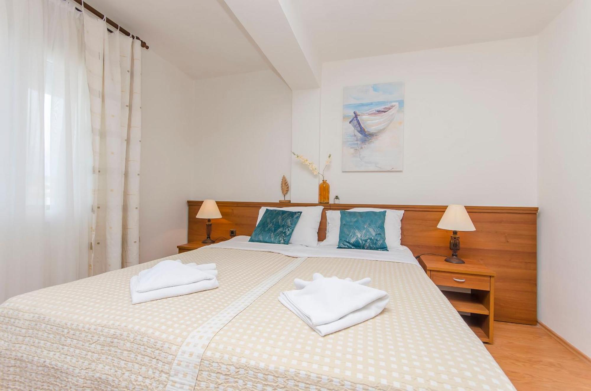 House Hotel Plava Laguna Tisno Extérieur photo
