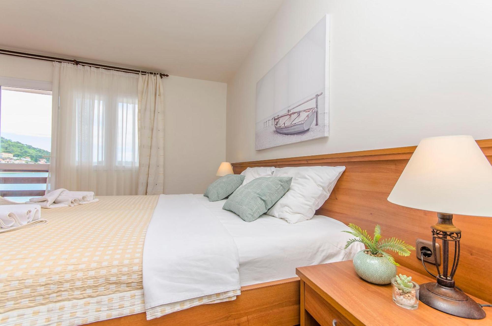 House Hotel Plava Laguna Tisno Extérieur photo