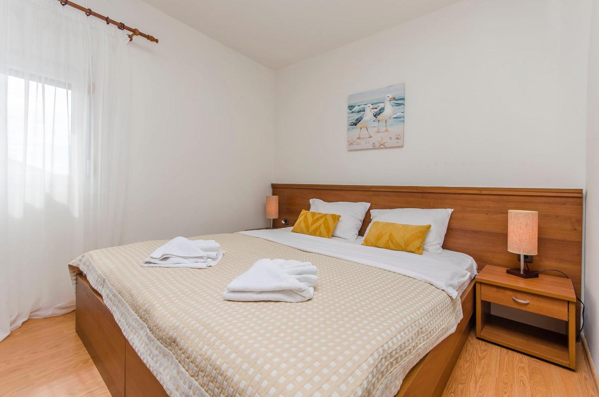 House Hotel Plava Laguna Tisno Extérieur photo