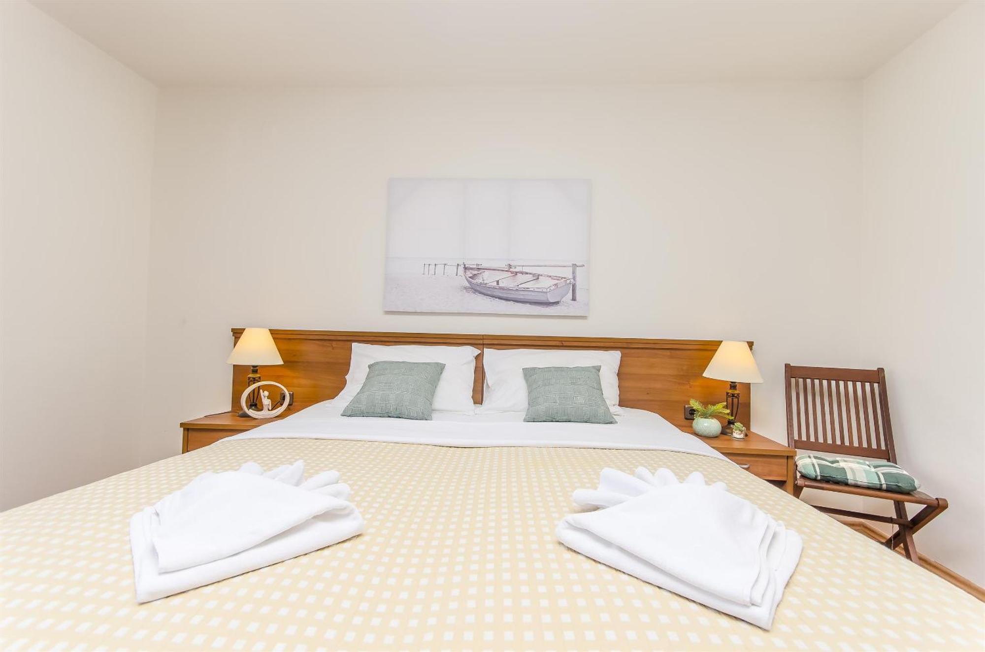 House Hotel Plava Laguna Tisno Extérieur photo