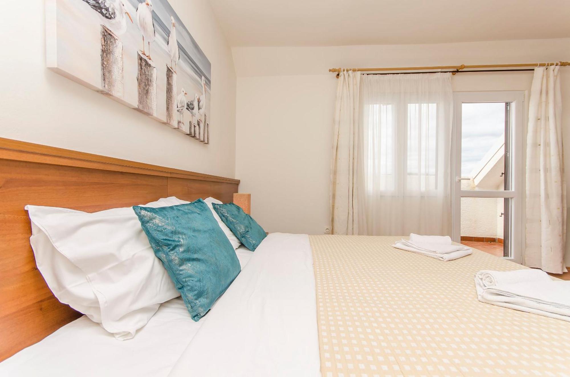 House Hotel Plava Laguna Tisno Extérieur photo
